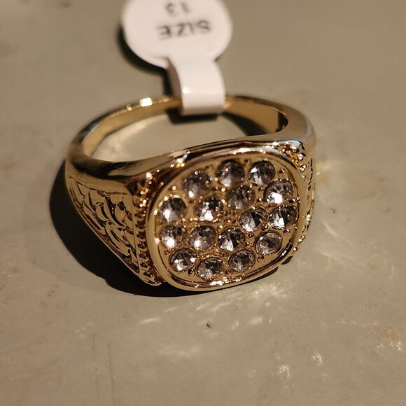 Gold nugget ring with zirconia stones. - Picture 2 of 3